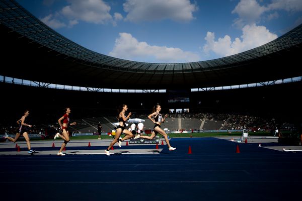 Katharina Trost (LG Stadtwerke Muenchen), Hanna Klein (LAV Stadtwerke Tuebingen), Caterina Granz (LG Nord Berlin), Vera Coutellier (ASV Koeln) im 1500m Finale waehrend der deutschen Leichtathletik-Meisterschaften im Olympiastadion am 26.06.2022 in Berlin